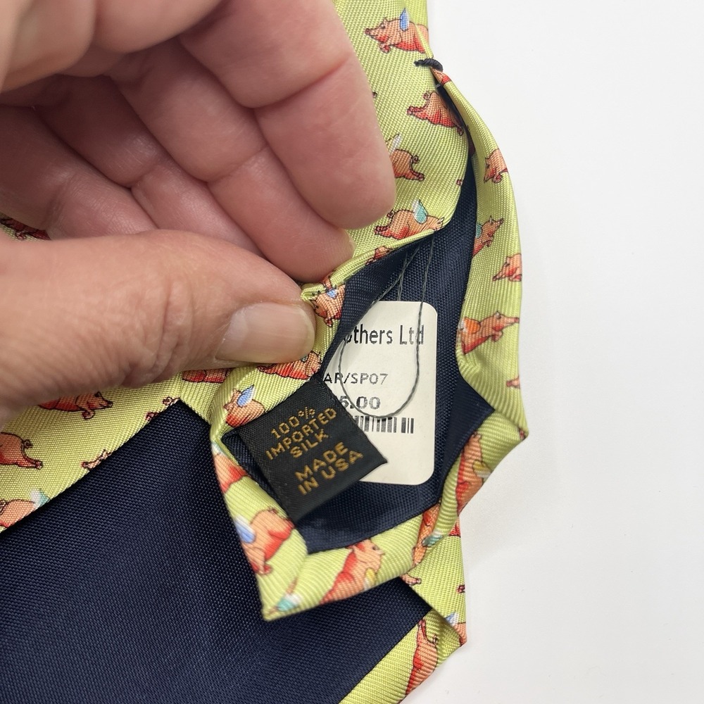Miller Brothers LTD Green Flying Pigs Neck Tie Silk Made in USA - Picture 3 of 3